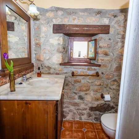 Country house Casa Tenada Robledo (Asturias)